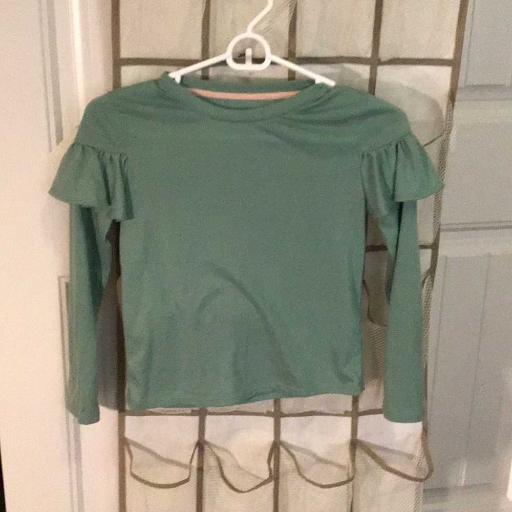 Great quality green top with ruffle sleeves!